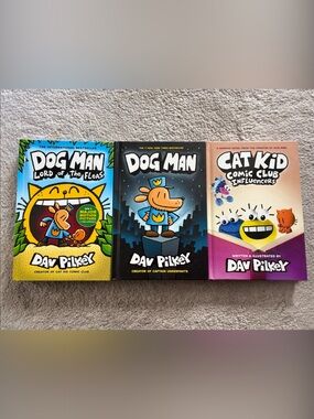 Scholastic Dog Man Lord of the Fleas, Dog Man & Cat Kid Comic Club Book Bundle